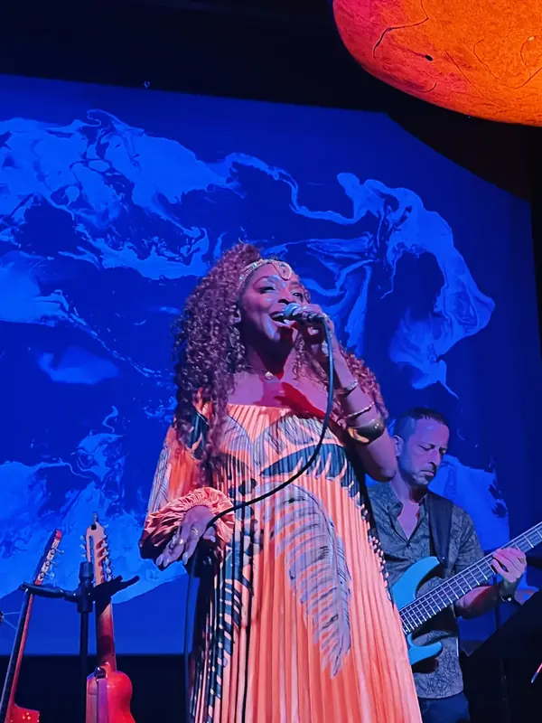 Kandace Lindsey live at Vibrato Jazz